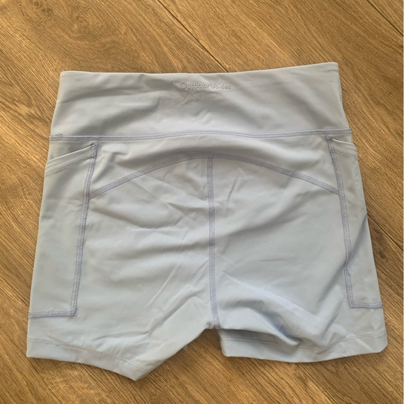 Outdoor Voices 3.5 inch shorts - Picture 3 of 5